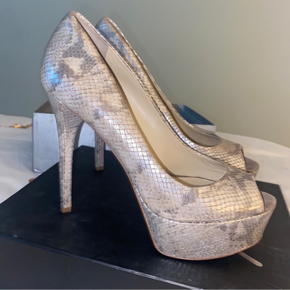 B Brian Atwood Babola Platform Silver Beige Snakeskin Pump 9.5 10 - Picture 5 of 6